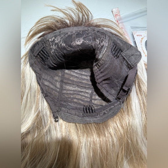 HAIR, 25” Long Wavy Layers, Center Part Bangs Ombre Med Brown/Blonde - Picture 16 of 16